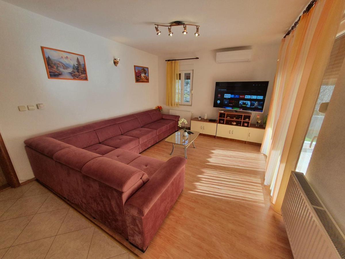 Villa Zvonimir Zagvozd Esterno foto