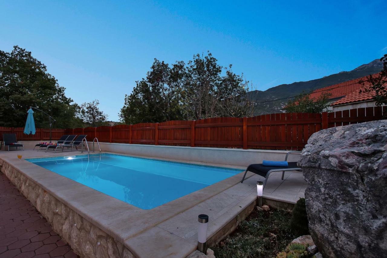 Villa Zvonimir Zagvozd Esterno foto