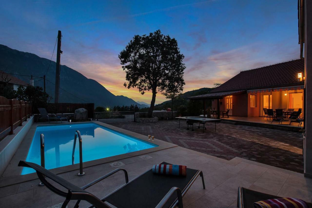 Villa Zvonimir Zagvozd Esterno foto